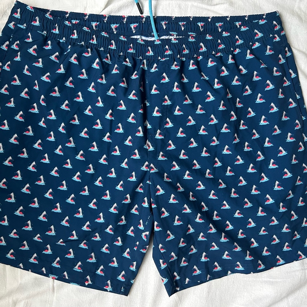 LRD Performance Swim Trunk Men 2XL Blue Shark All Over Print AOP
Lined Stretch